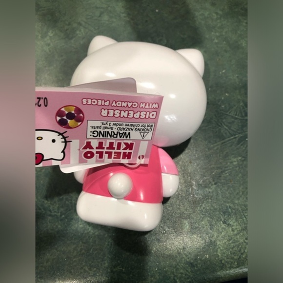 Hello Kitty adorable candy dispenser with candy pieces new - Picture 5 of 11